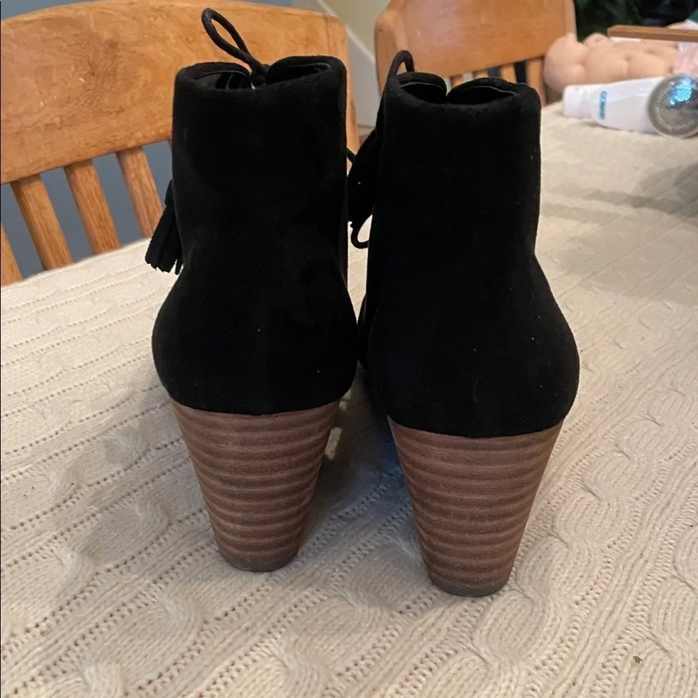 Women’s 9 Dr. Scholl’s Dakota black Be Energized boot foam technology wedge heel